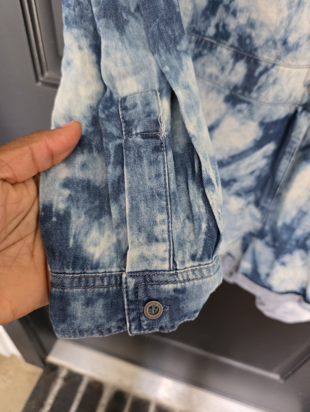 Mebon Women Tie Dye Denim Romper Blue Button Up Sz L Utility Style Long Sleeve - Picture 8 of 11